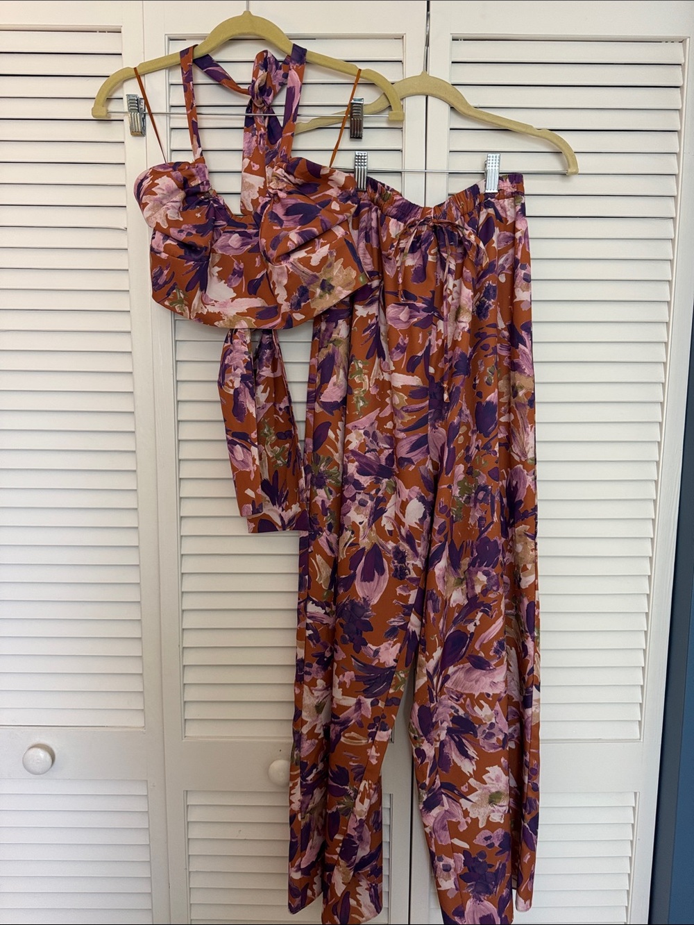 Etiquette Clothiers Rust Floral Tie-Shoulder Crop Top